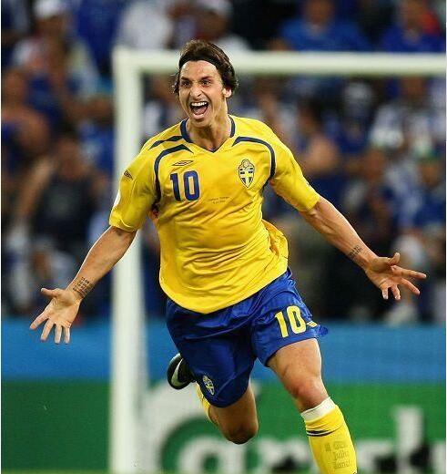 FIFAOnline3 目前足坛现役的哪个前锋厉害 _网