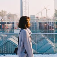 女生背影或侧面短发头像 凉了时光空了旧城毁了_QQ女生头像_QQ头像_QQ专栏_脚本之家