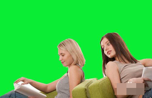 ps怎样使人物图片背景模糊 ps人物背景虚化教