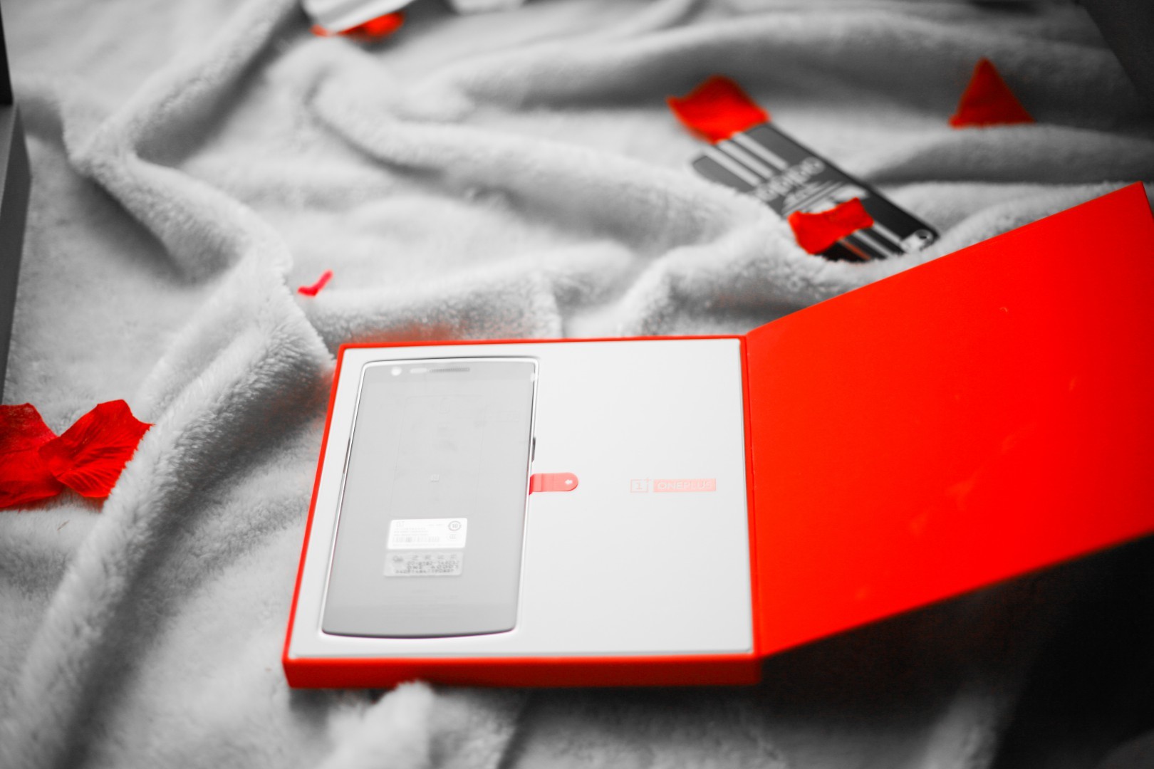 一加手机开箱图评测 真的很像find5