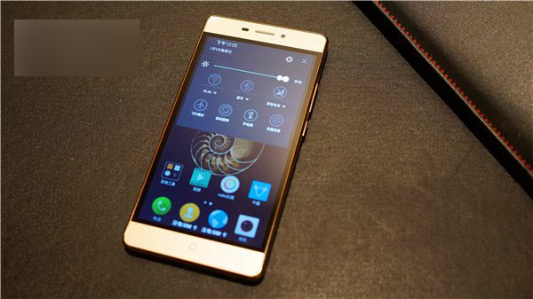 999元中兴威武3手机开箱图赏 金属机身手感好