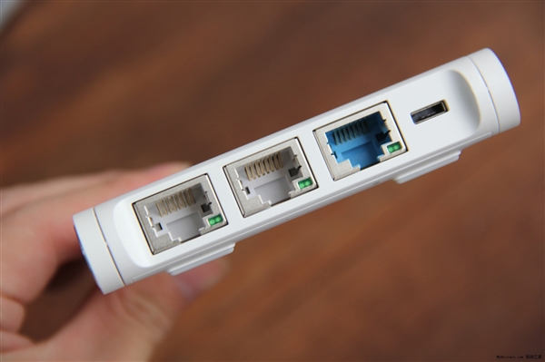 小米路由器mini版,使用了mtk的7620方案;以及小米路由器青春版