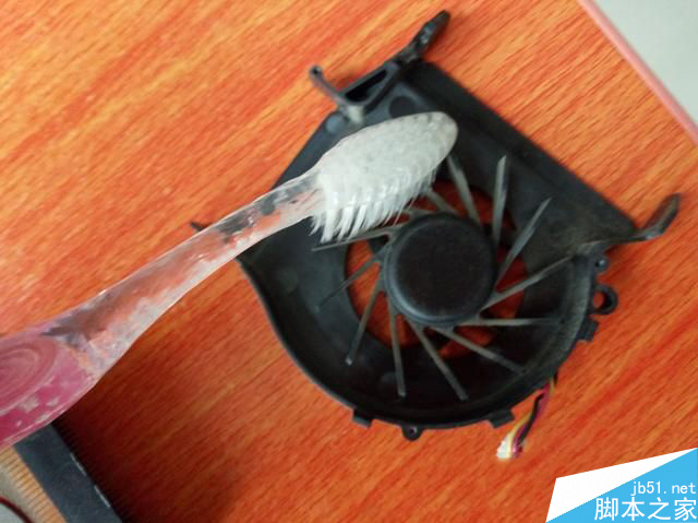 联想笔记本清灰换硅脂图文教程 电脑怎么清灰