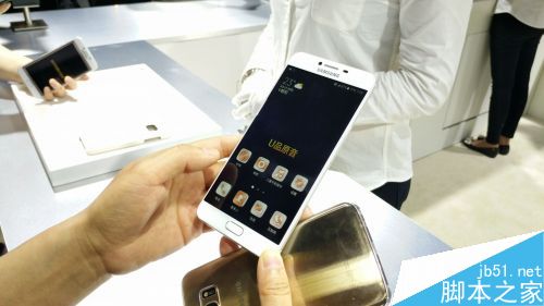 TCL线差评 以科技实力定义行业新标杆