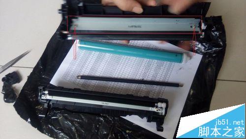 惠普打印机88A硒鼓类型的怎么加粉?