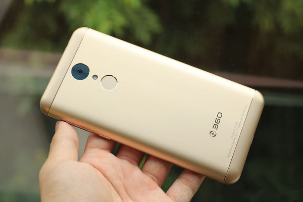 华为nova和360N4A哪个好？360手机n4A和华为nova详细区别对比评测