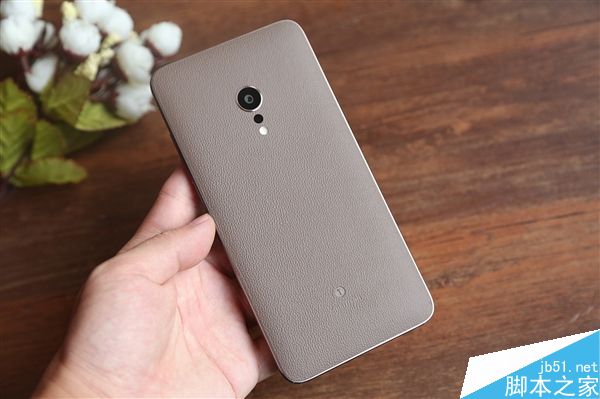 咖啡金版锤子m1l开箱图赏:真皮革材质后壳太爽