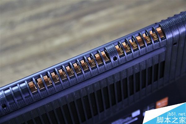 8499元拯救者R720外观如何?联想拯救者游戏