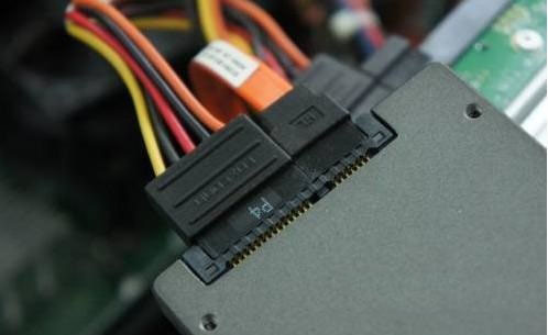 SSD怎么安装 台式机与笔记本安装固态硬盘方