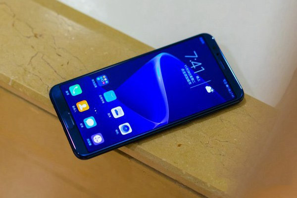 荣耀V10内部做工怎么样?荣耀V10拆机图解全