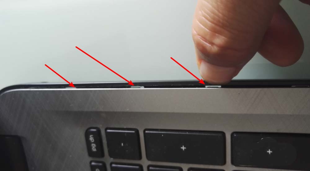 惠普TPNC125笔记本怎么拆后盖?