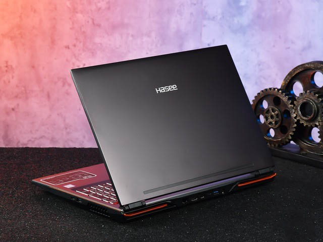 4K OLED加持性价比无敌 神舟战神Z7-CT7Pro