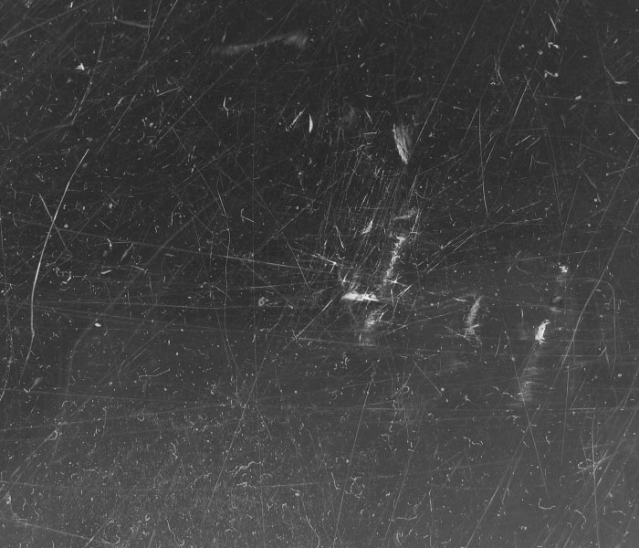 ps将黑白照片合成带逼真划痕的老照片效果